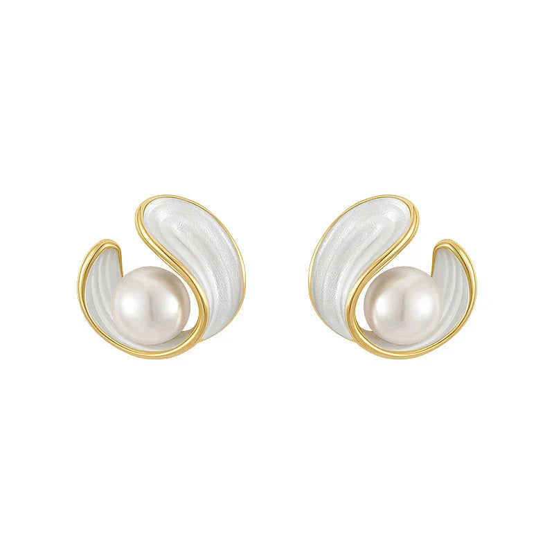 Luxe Gouden Oorbellen met Witte Opalen en Parels - Saphira