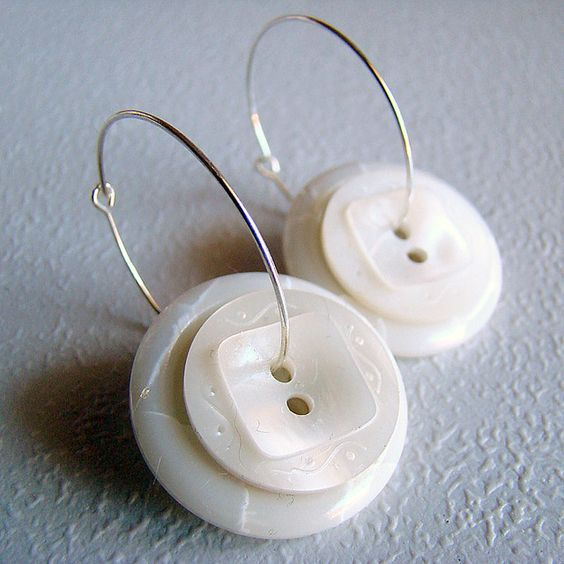 Vintage witte knop oorbellen